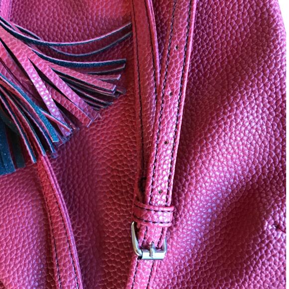 Kenneth Cole Reaction Cherry Red Pebbled Faux Leather Crossbody Bag - Picture 6 of 7